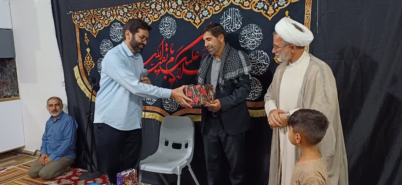 تجلیل از مداح اهل بیت علیهم السلام کربلایی عین الله حمیدی