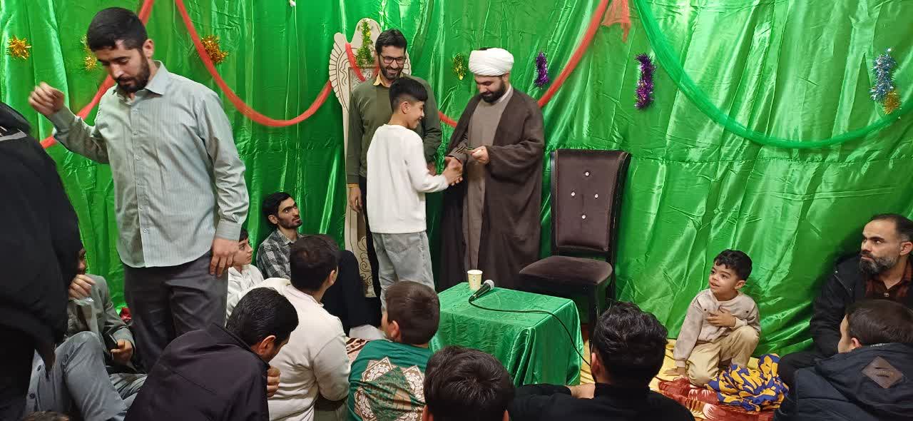 مولودخوانی توسط نوجوان کربلایی امیرمهدی پناهی