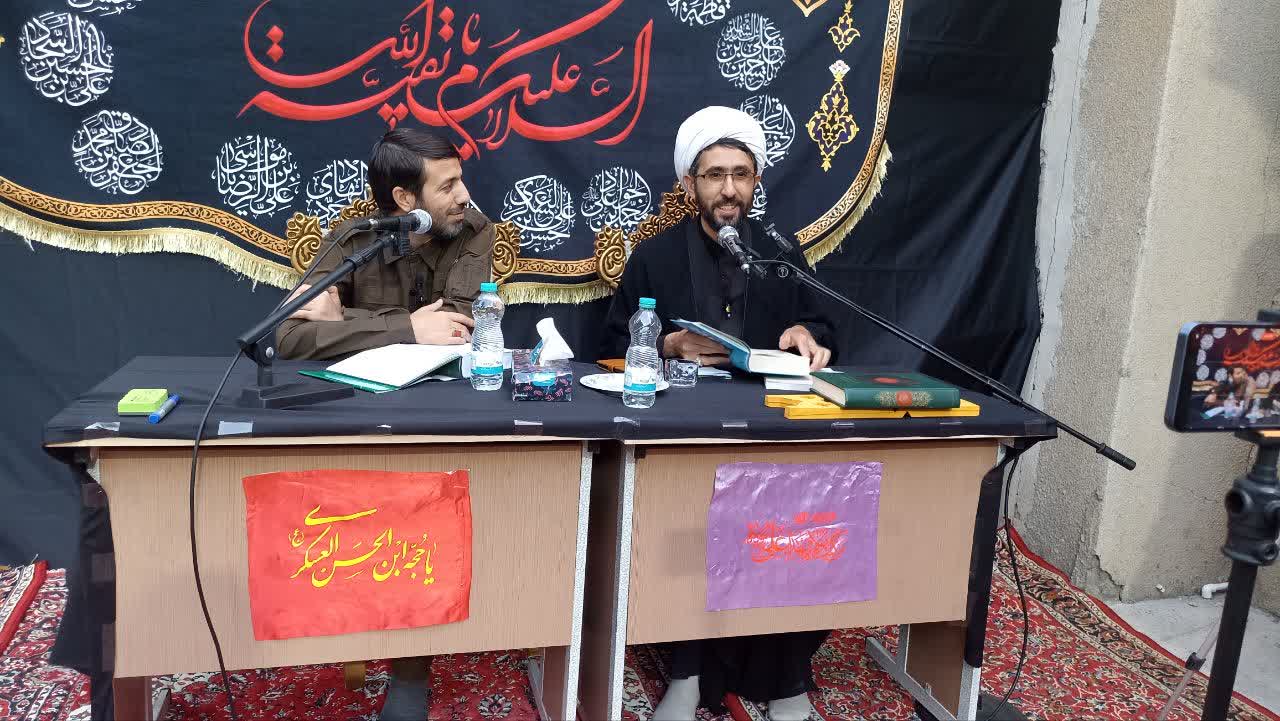 سخنرانی بصورت گفتمانی و مباحث معرفتی : حجت الاسلام حیدری، حجت الاسلام موسوی