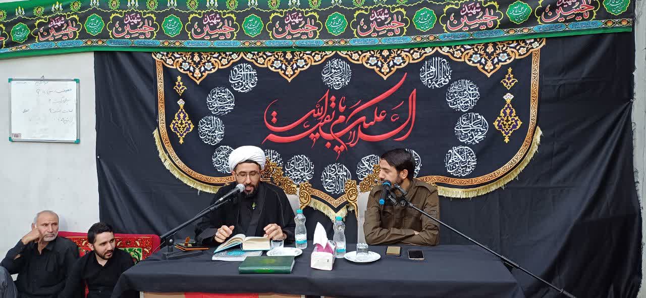 سخنرانی بصورت گفتمانی و مباحث معرفتی : حجت الاسلام حیدری، حجت الاسلام موسوی