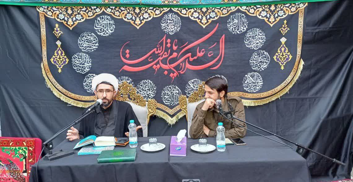 سخنرانی بصورت گفتمانی و مباحث معرفتی : حجت الاسلام حیدری، حجت الاسلام موسوی