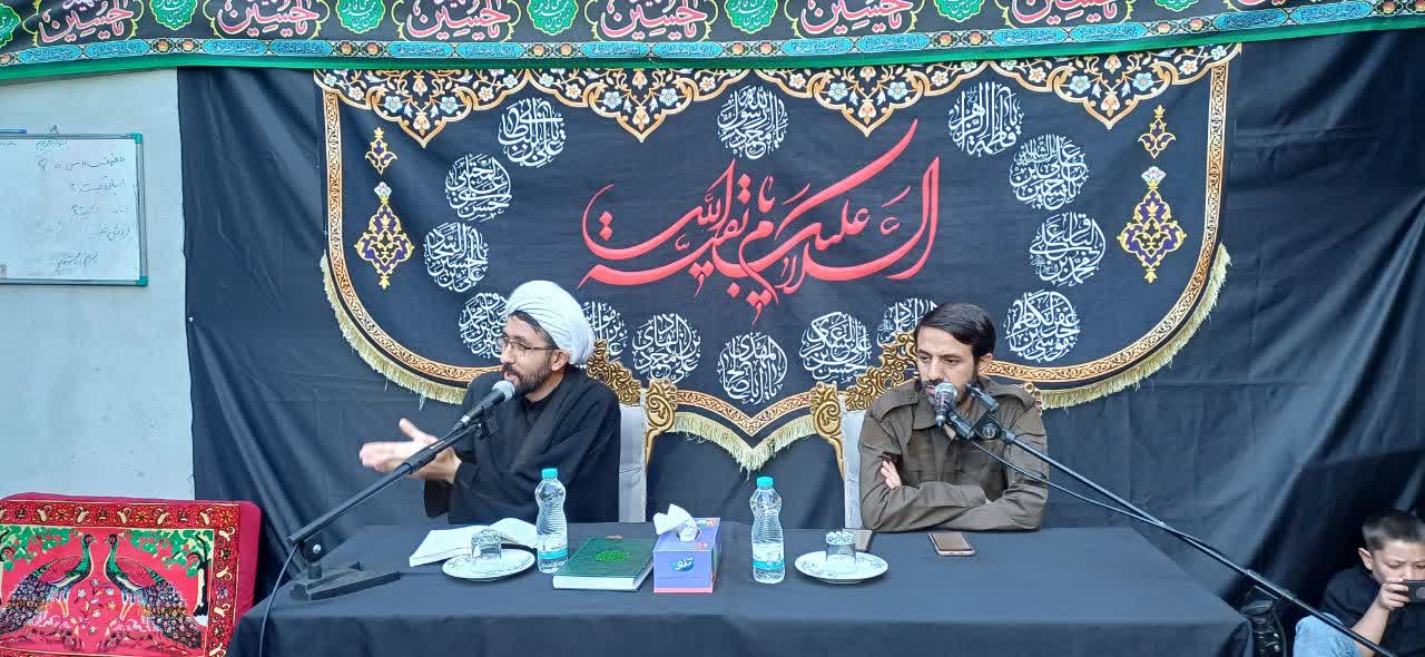 سخنرانی بصورت گفتمانی و مباحث معرفتی : حجت الاسلام حیدری، حجت الاسلام موسوی