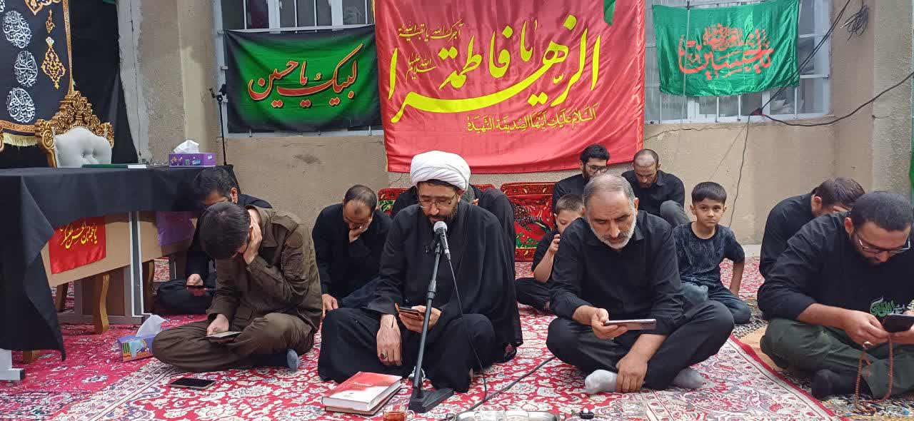 قرائت زیارت ناحیه مقدسه توسط، حجت الاسلام حیدری، موسوی و کربلایی حسین هلالی
