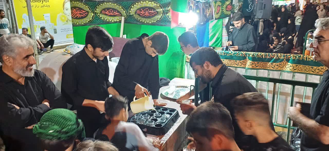 برپایی ایستگاه صلواتی و غرفه‌های خدماتی ضیاءالصالحین
