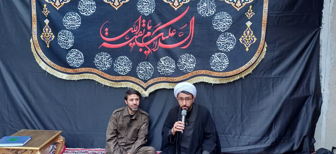 سخنرانی بصورت گفتمانی و مباحث معرفتی : حجت الاسلام حیدری، حجت الاسلام موسوی